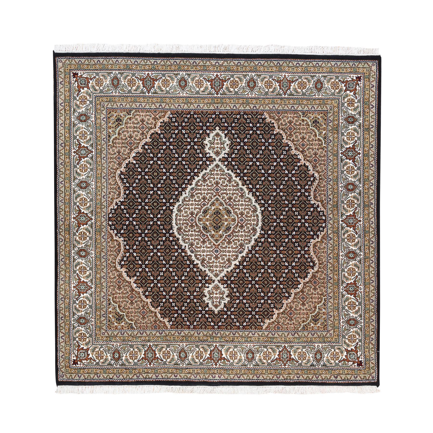 Traditional Rugs LUV562950